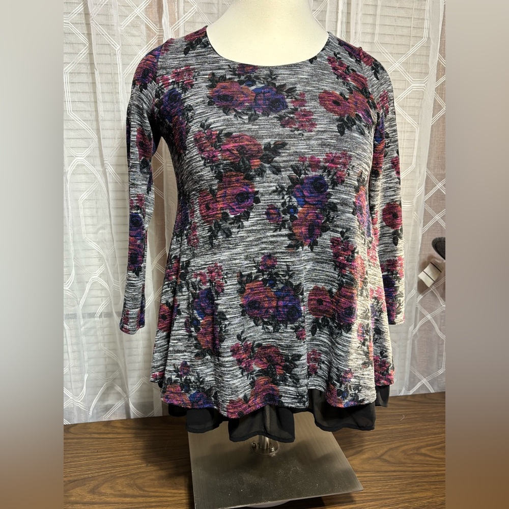 Red Lolly Med Swing/Tunic top lined Round neck Ruffled under lay hem 18”p2p 30”L